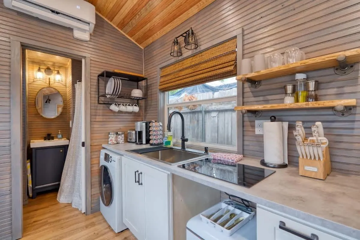 Stay Portland - Tiny Aztec - Walk To Local Shops & Restaurants Holiday home
